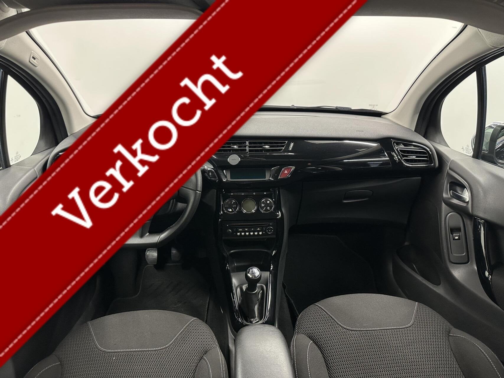 Citroen C3 1.2 VTi Exclusive TREKHAAK CARPLAY ECC CRUISE., Auto's, Voorwielaandrijving, Euro 5, Stof, Gebruikt