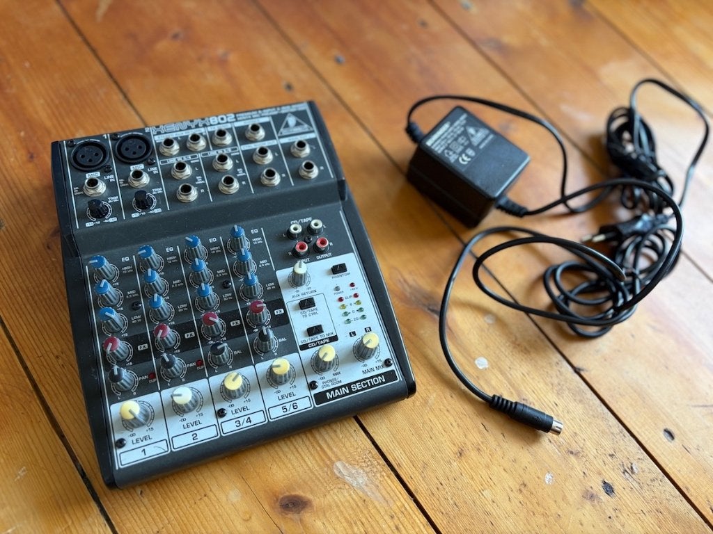Behringer XENYX 802 mengpaneel, Muziek en Instrumenten, Mengpanelen, Ophalen of Verzenden, Gebruikt, Minder dan 5 kanalen, Microfooningang