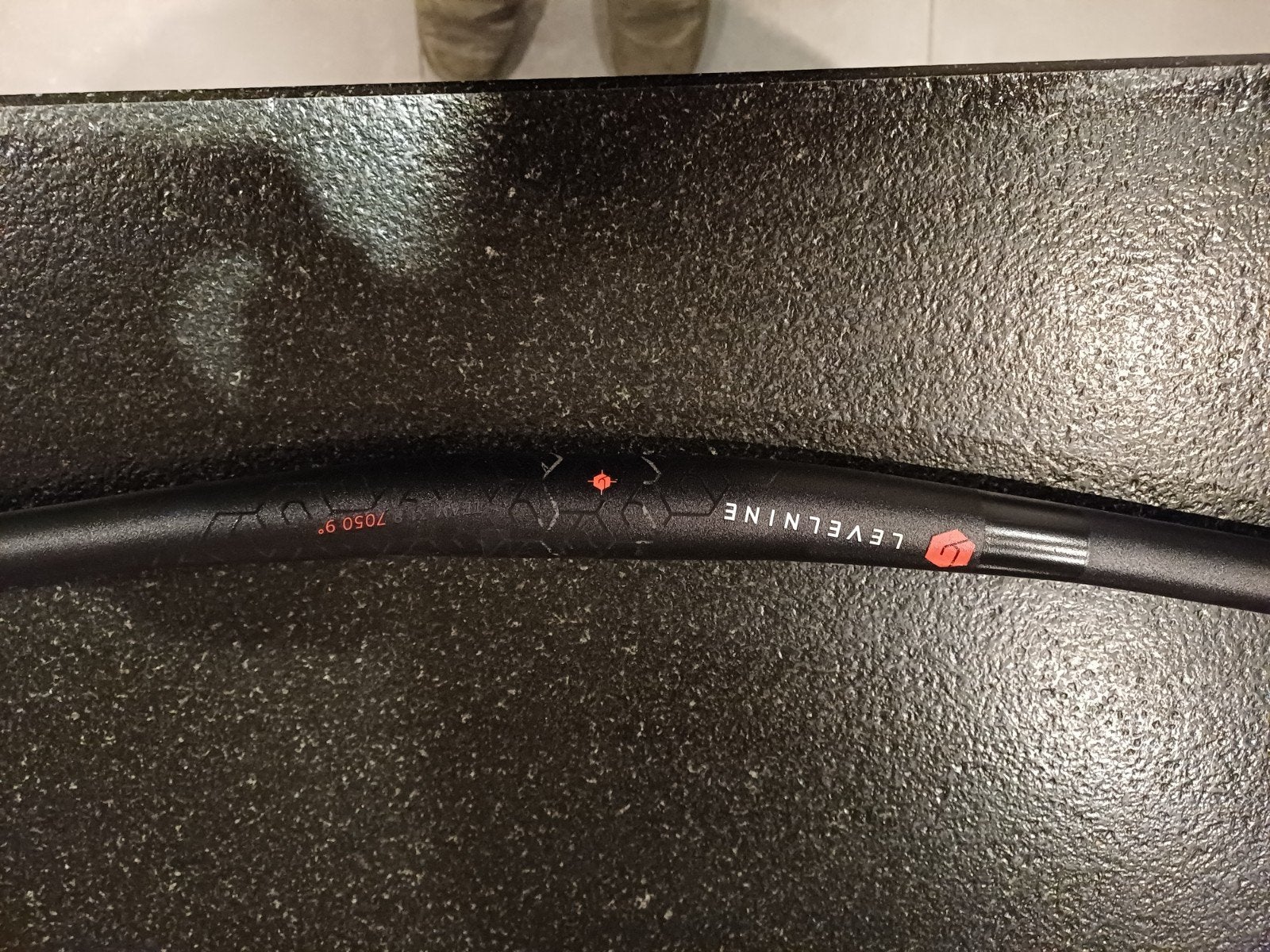 Level Nine MTB Stuur 720mm breed - Zo goed als nieuw, Fietsen en Brommers, Stuur, Ophalen of Verzenden, Zo goed als nieuw, Mountainbike
