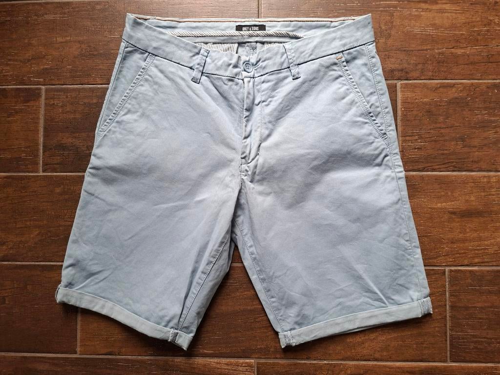 Chino short zacht blauw, Kleding | Heren, Broeken en Pantalons, Ophalen of Verzenden, Zo goed als nieuw, Only & Sons, Maat 48/50 (M)