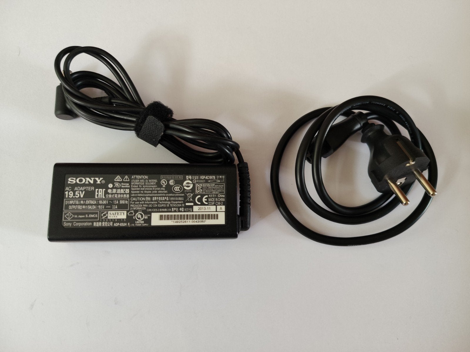 Sony AC Adapter 65watt Oplader, Ophalen of Verzenden, Gebruikt