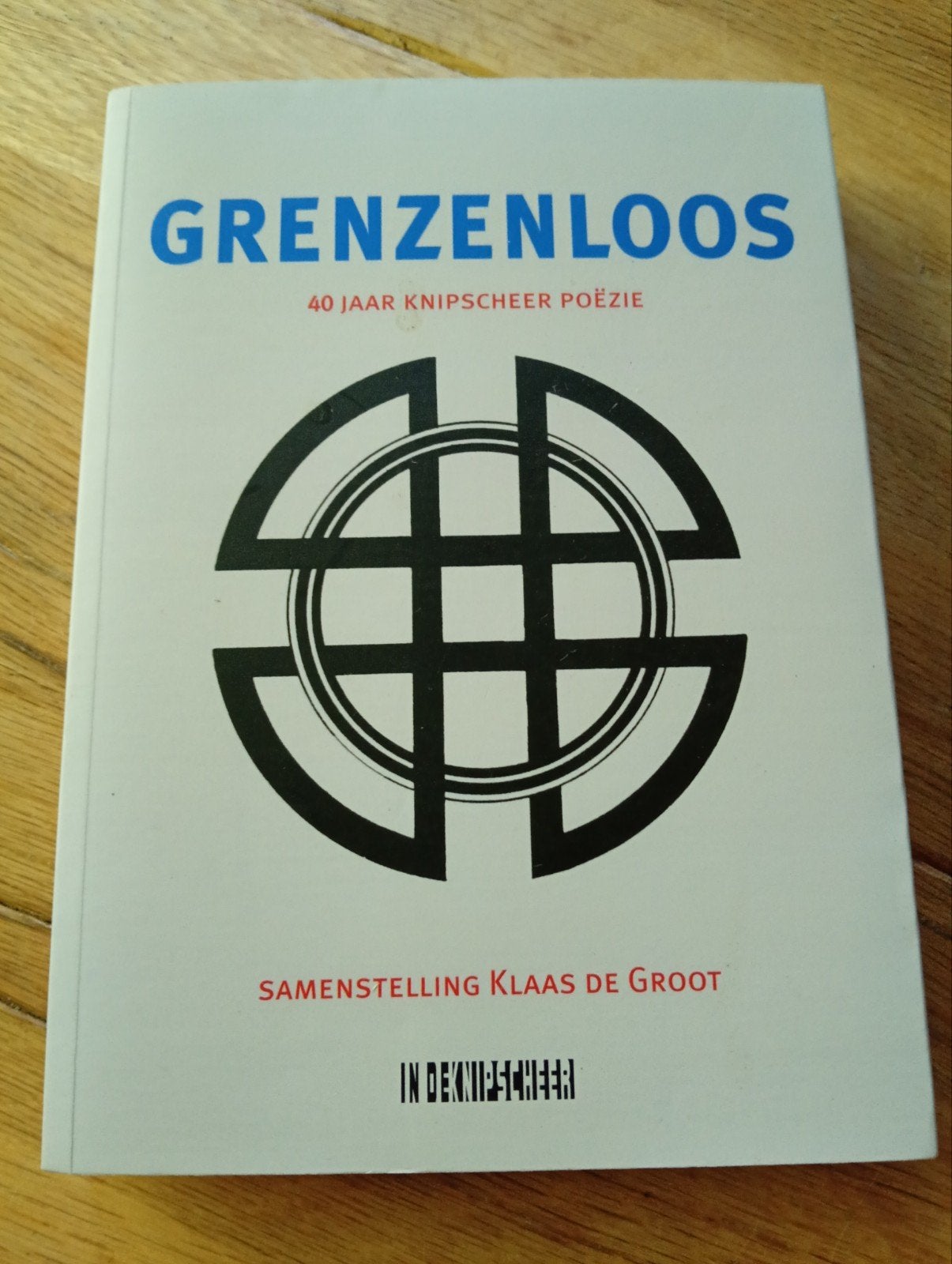 Grenzenloos: 40 jaar Knipscheer poëzie, Meerdere auteurs, Klaas de Groot (samensteller), Ophalen of Verzenden, Zo goed als nieuw
