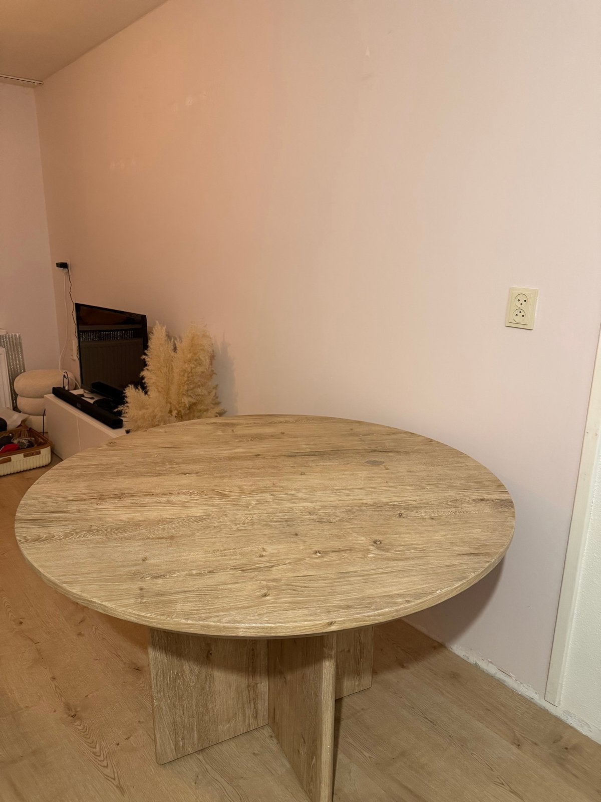 Ronde eettafel van de Kwantum (met kleine gebreken), Huis en Inrichting, Ophalen, Gebruikt, Rond, Overige houtsoorten