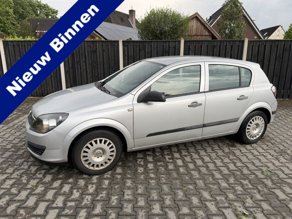 Opel Astra 1.6 Business Airco,Trekhaak,Cv,Radio/cd Bj 2006 l, Voorwielaandrijving, Gebruikt, Zwart, 4 cilinders
