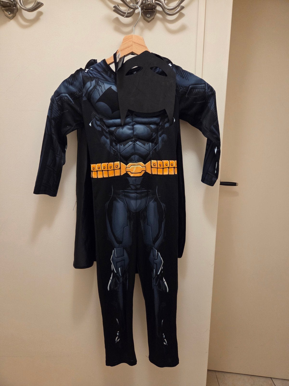 Batman verkleedpak H&M maat 110/116, Gebruikt, H&M, Ophalen of Verzenden, Setje
