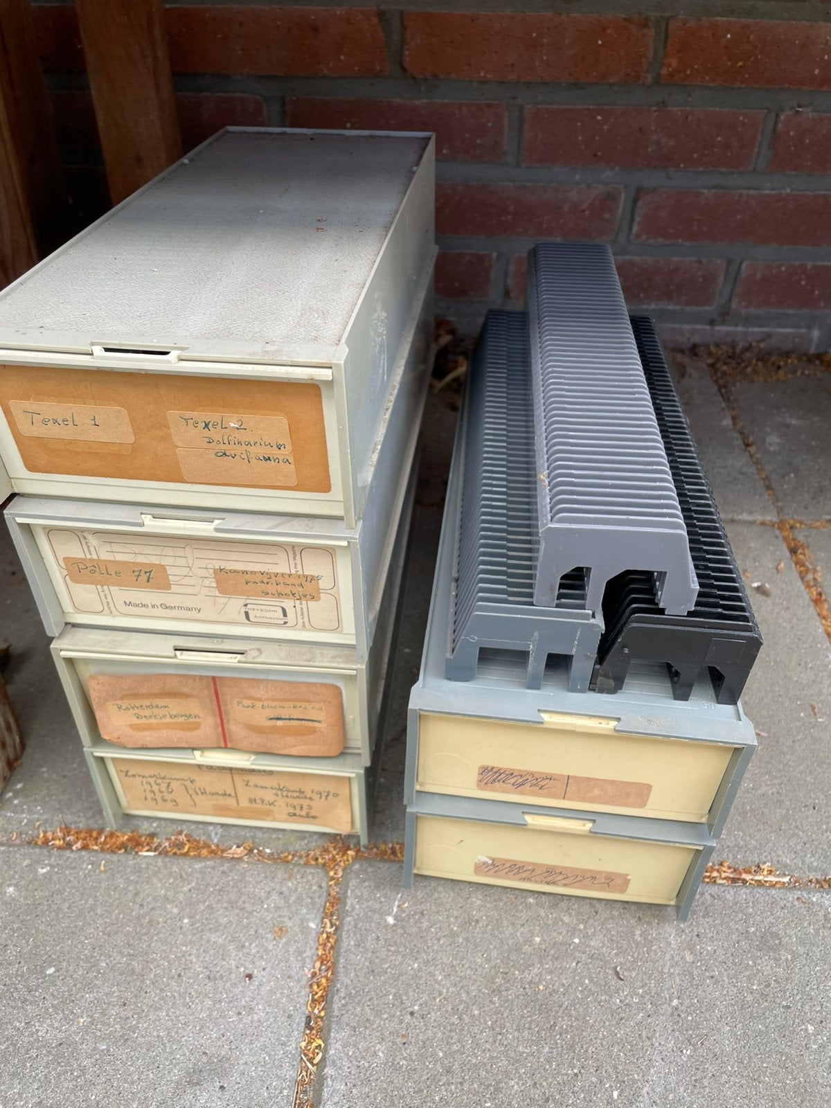 Dozen met dia's, losse  rekjes, Ophalen of Verzenden, Gebruikt, Overige typen
