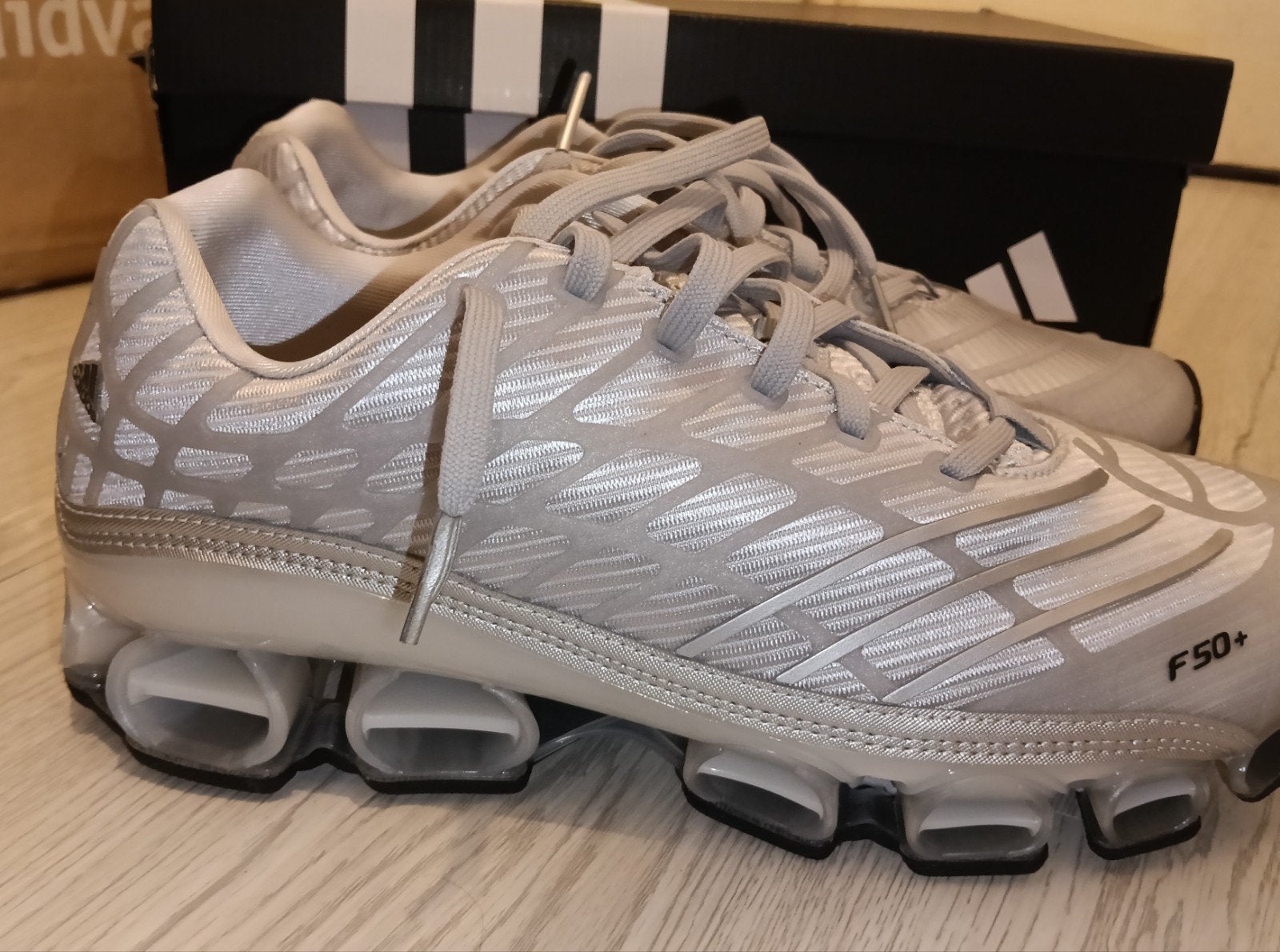 ADIDAS MERIGADE SCHOENEN MAAT 46 ZILVER, Ophalen of Verzenden, Zo goed als nieuw