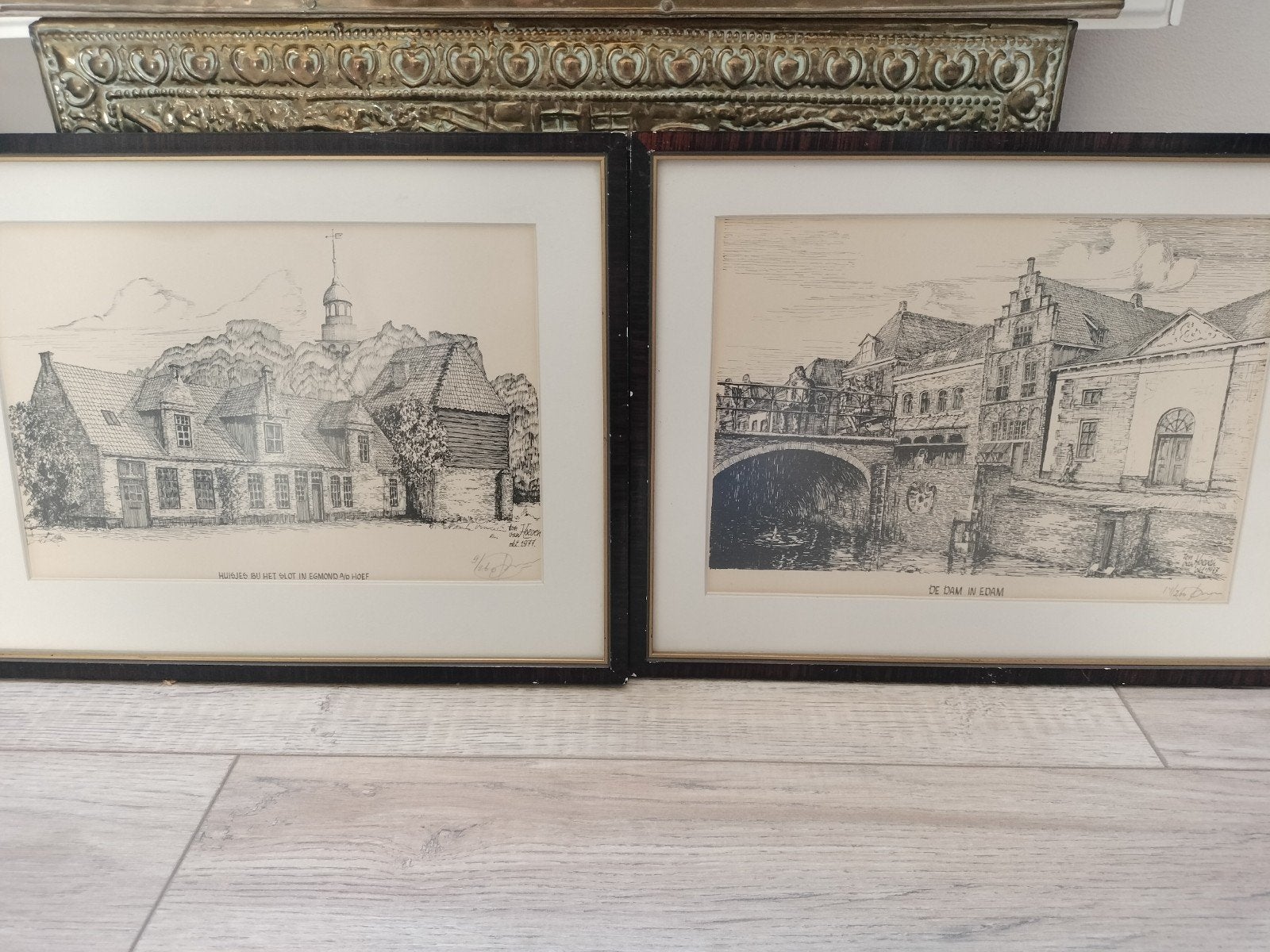 2x lithografie Ton van Hoeven: Edam en Egmond a/d Hoef 1977, Ophalen of Verzenden, Lithografie, 1950 - 1999