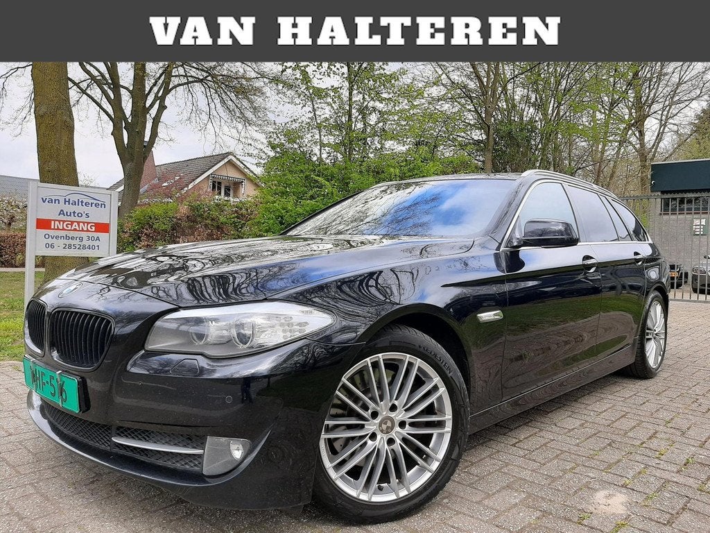 BMW 5-serie Touring 525d 3.0 High Executive Leder 6-Bak Pano, Auto's, BMW, Euro 5, Achterwielaandrijving, Gebruikt, 2993 cc