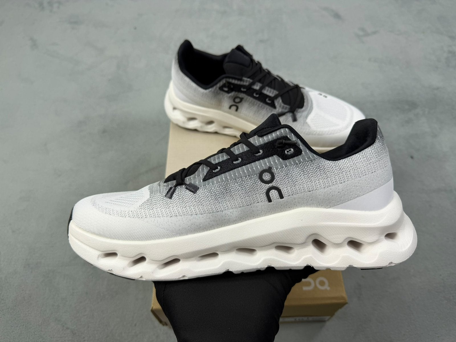 On cloud schoenen maat 39, Kleding | Heren, Ophalen of Verzenden, Nieuw