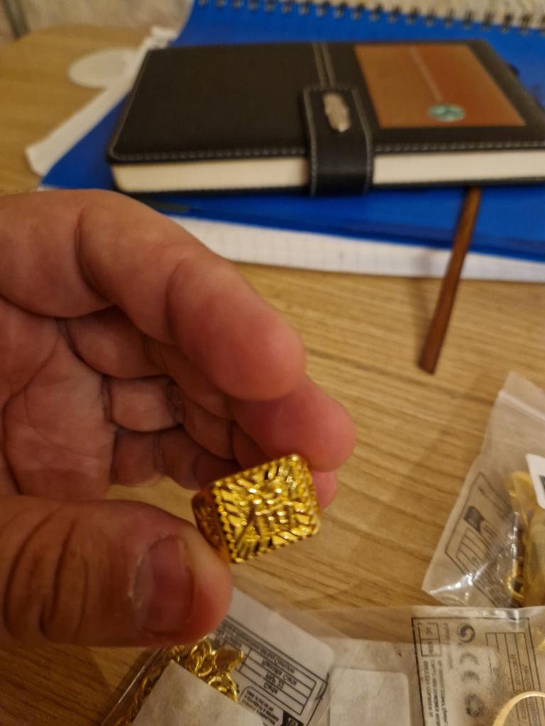 24k Zwaar Vergulde Herenring met Rijkdom Symbool, Ophalen of Verzenden