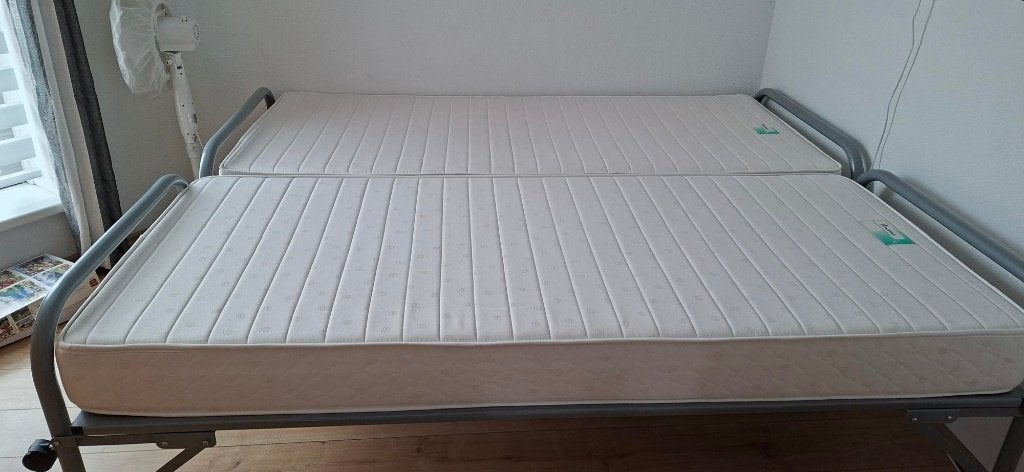 Te koop: Onderschuifbedden, Ophalen, 90 cm, Eenpersoons, Zo goed als nieuw