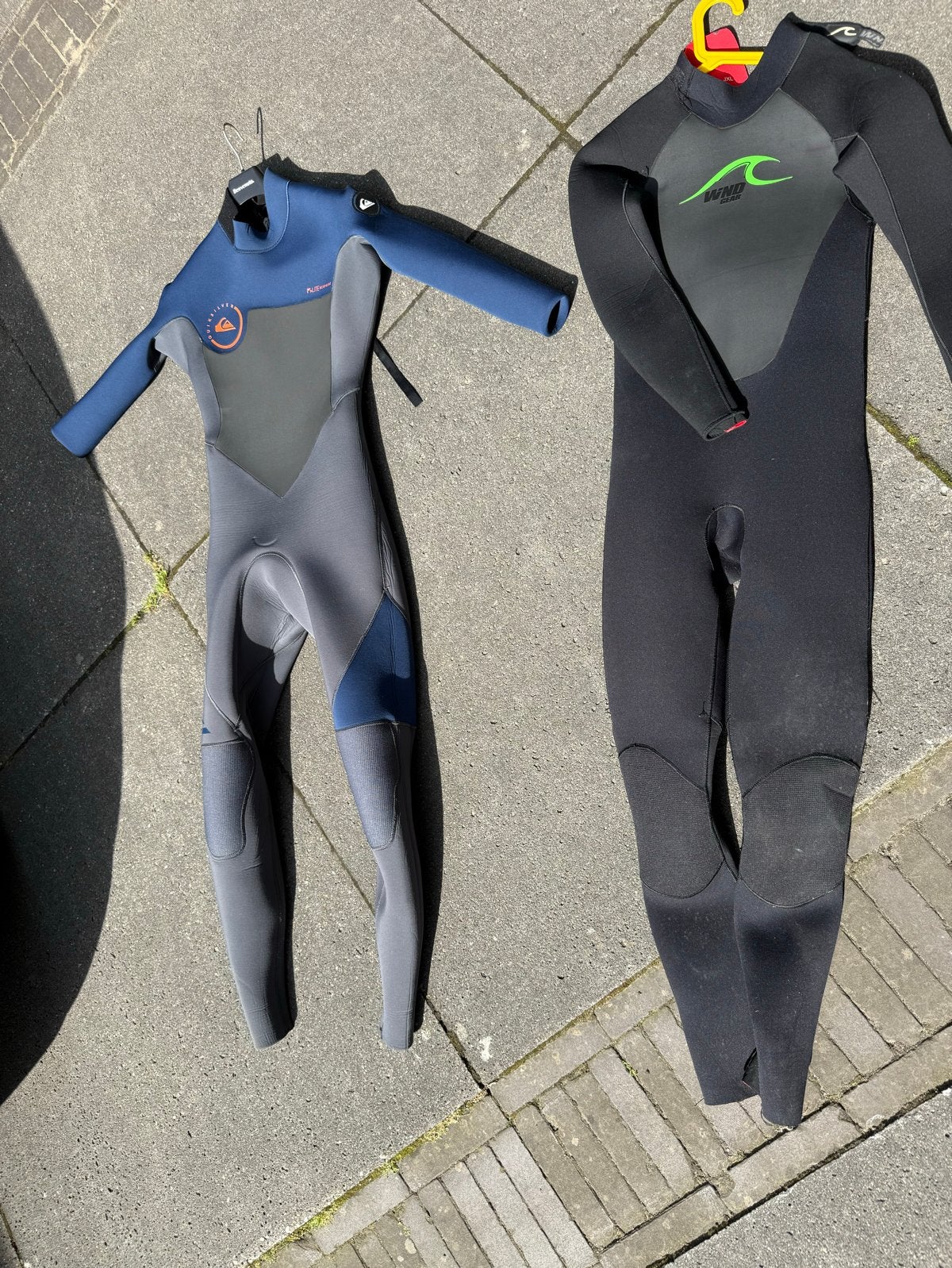 2 kitesurfpakken: S (blauw) en JXL (zwart) - Goede staat, Watersport en Boten, Kitesurfen, Ophalen, Gebruikt, 12 m², Overige typen