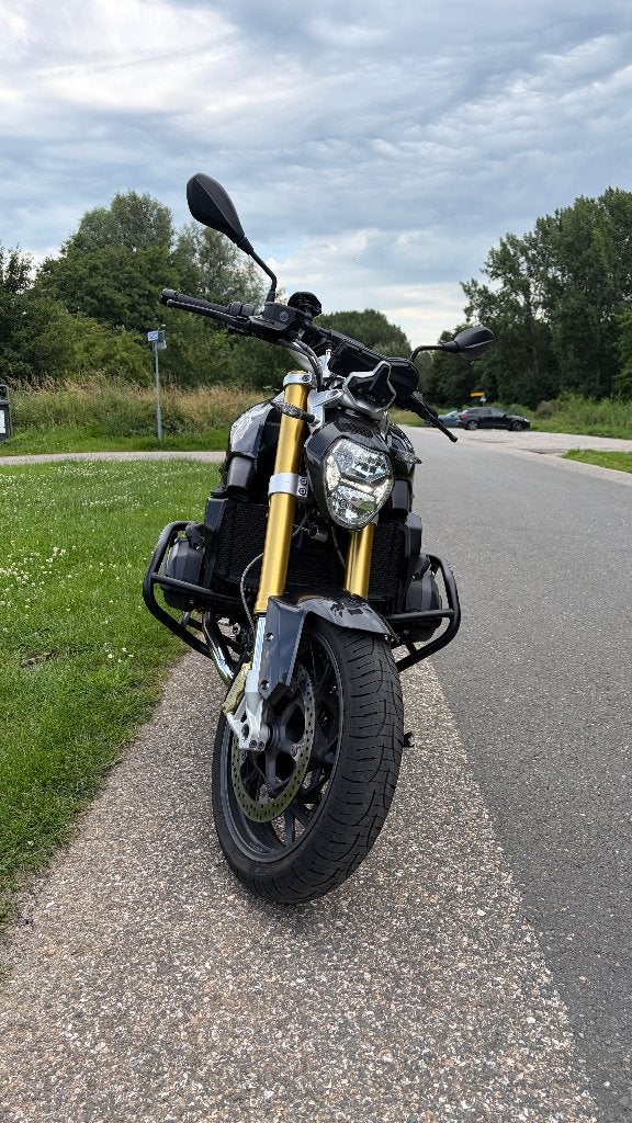 Full option BMW R1200R LC Akrapovic & veel upgrades, 2 cilinders, Occasion, Motorrijbewijs A, 1170 cc