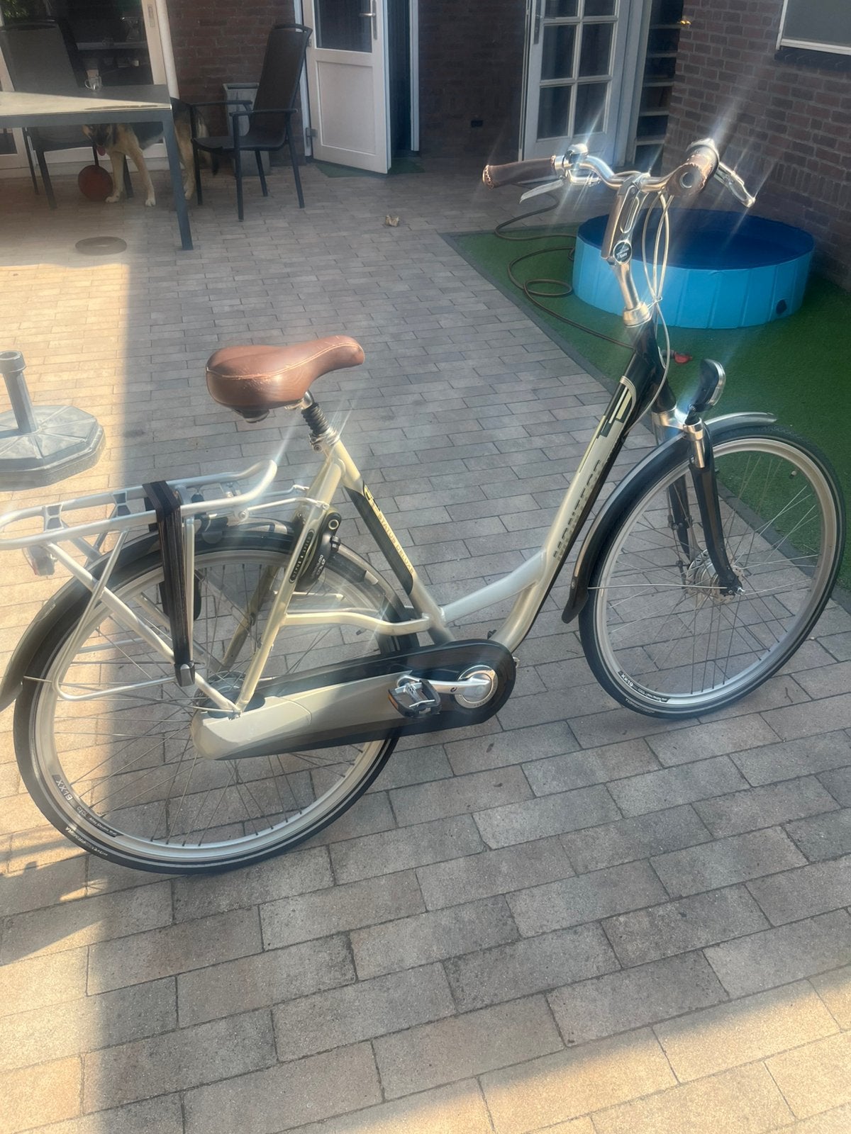 Montego damesfiets 28 inc, Versnellingen, 56 cm of meer, Zo goed als nieuw, Trommelrem