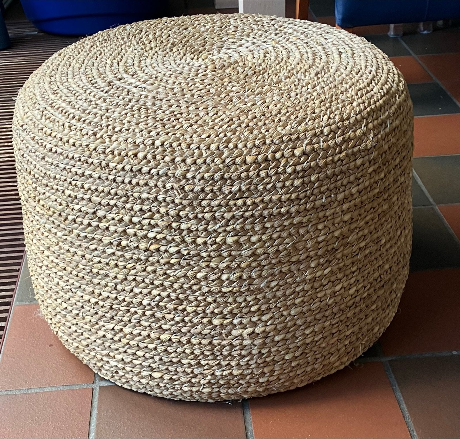 Poef van gevlochten zeegras - 55 cm doorsnee, Ophalen, Gebruikt, Rond, Riet of Rotan