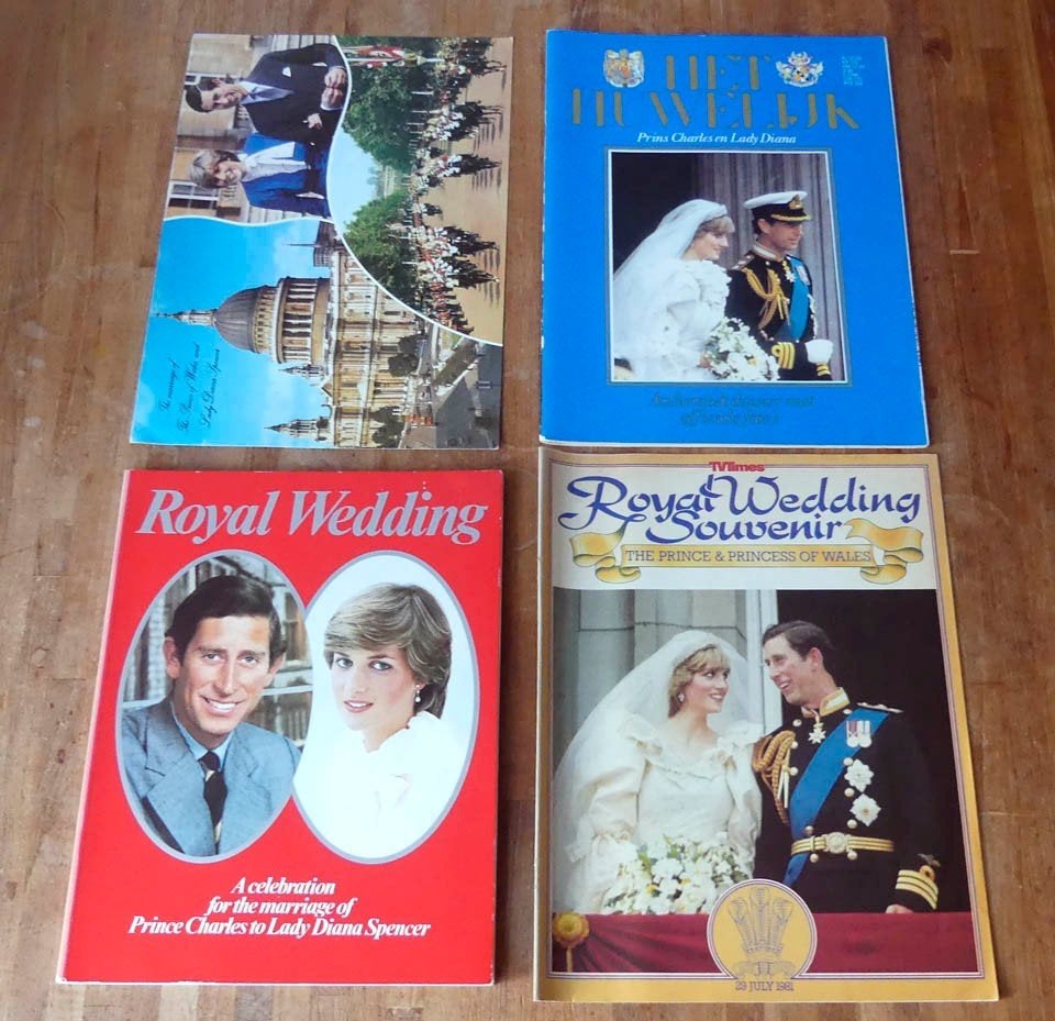 Royal Wedding boekjes prince Charles lady Diana 1981, Verzamelen, Koninklijk Huis en Royalty, Ophalen of Verzenden, Gebruikt, Buitenland