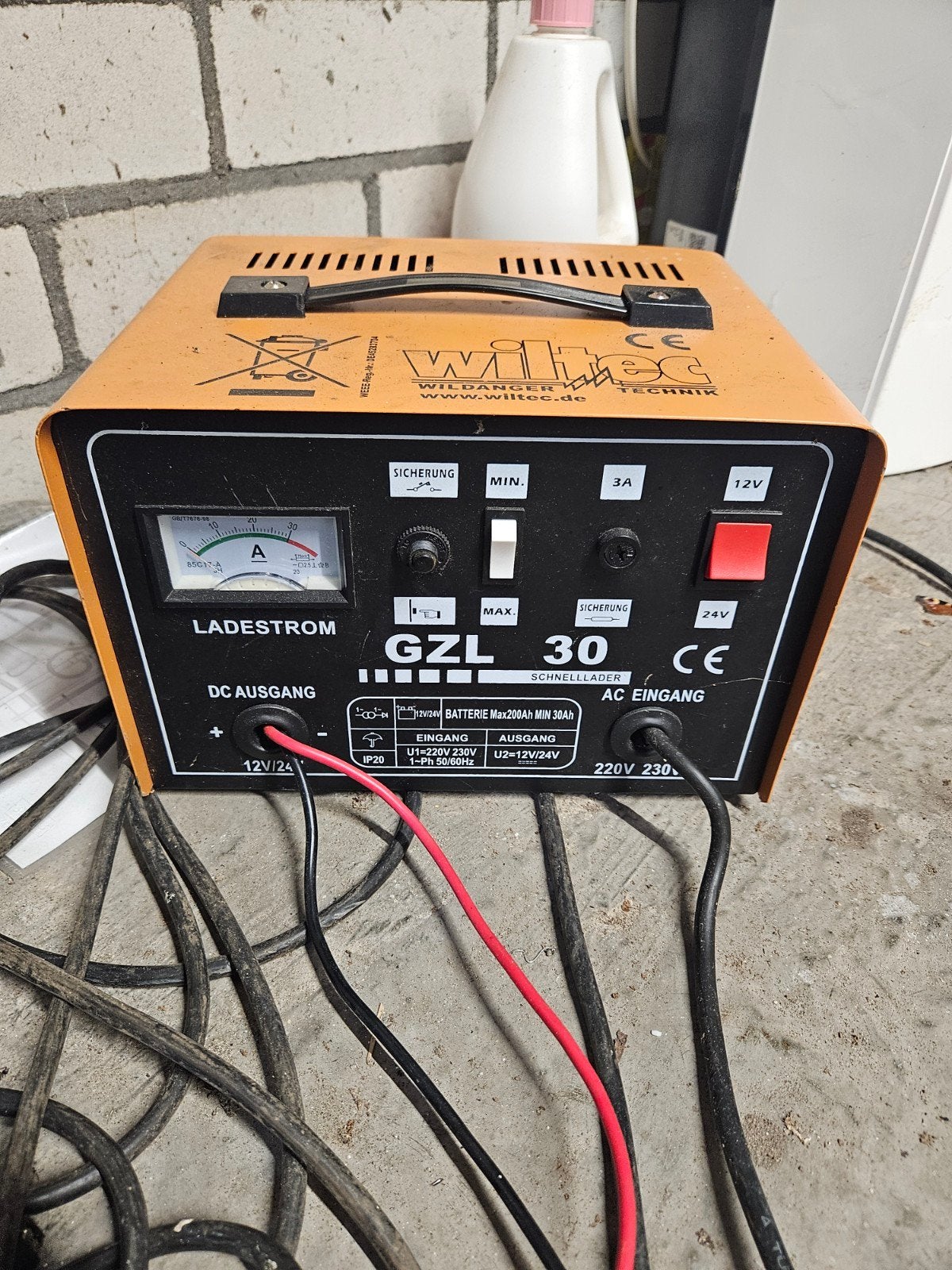 Wiltec GZL 30 Acculader 12V/24V, Ophalen, Gebruikt, Universele onderdelen