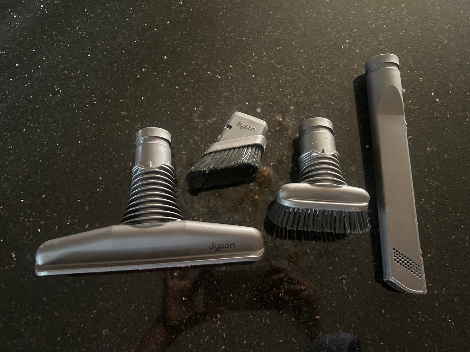 Dyson Stofzuiger Accessoires Set - Zo goed als nieuw, Witgoed en Apparatuur, Stofzuigers, Inclusief accessoires, Overige typen