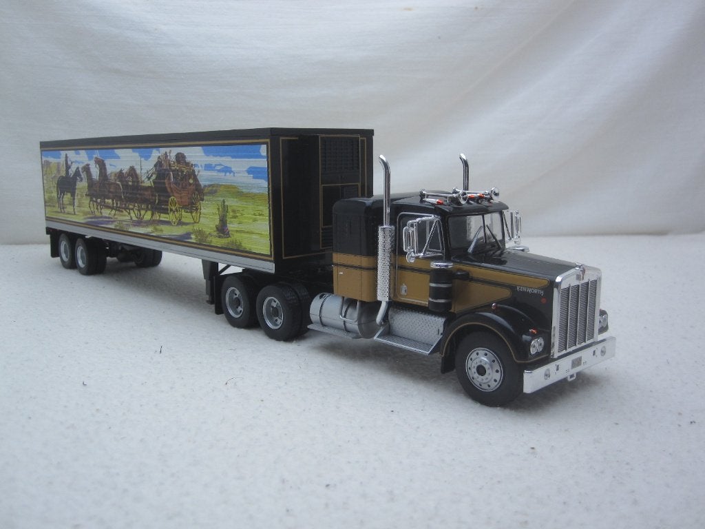 Kenworth W900 trekker/oplegger Smokey & Bandit 1:43 Werk83, Ophalen of Verzenden, Nieuw, Bus of Vrachtwagen, Overige merken