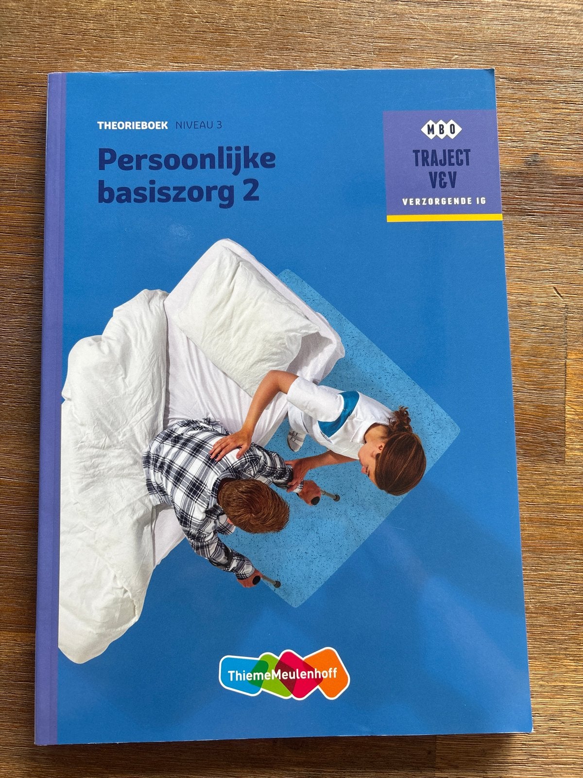 Persoonlijke basiszorg 2 MBO Traject V&V Verzorgende IG, Ophalen of Verzenden, Zo goed als nieuw, MBO