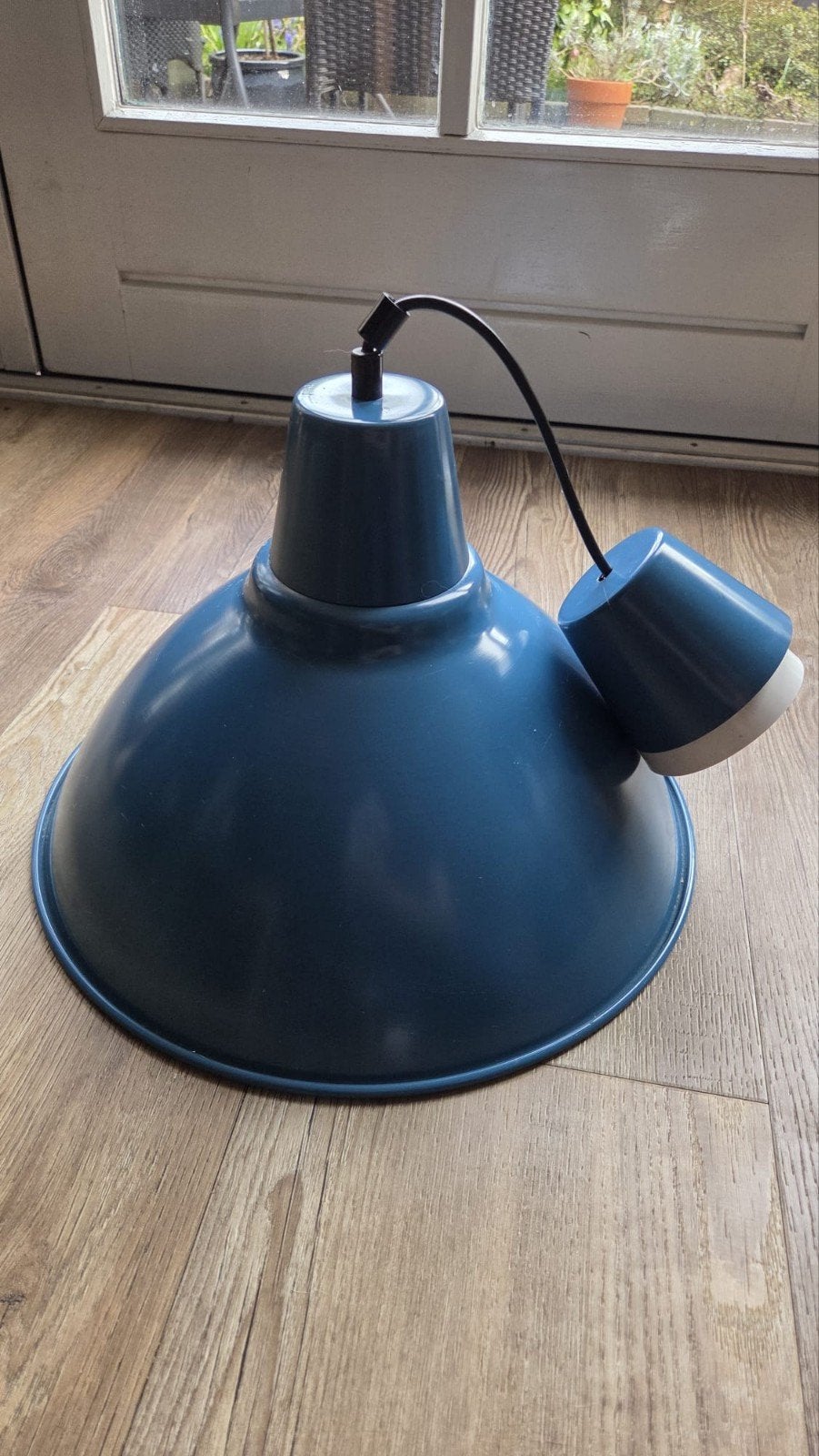Blauwe lamp, Ophalen