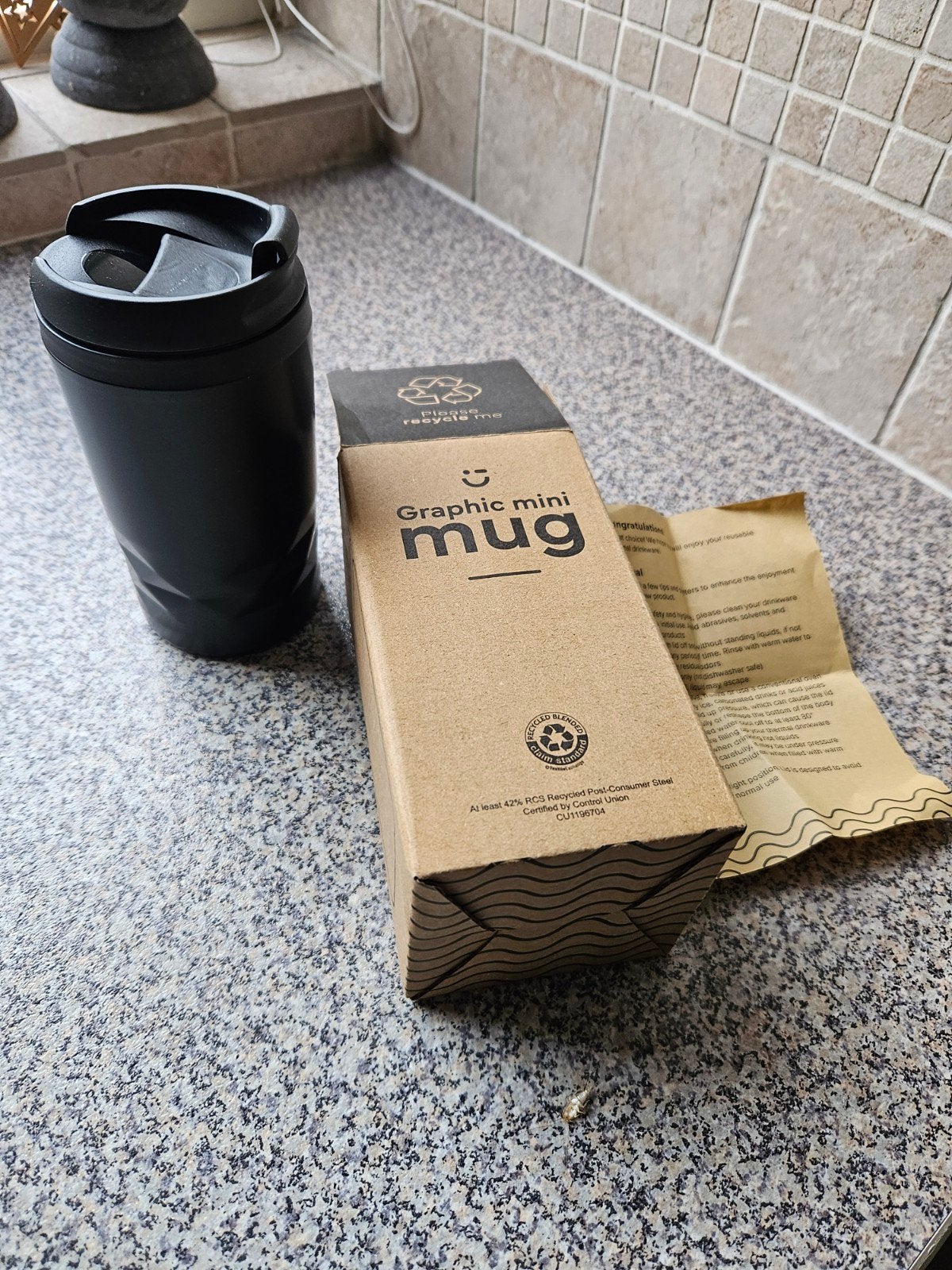Graphic mini mug - Zwarte thermosbeker, Huis en Inrichting, Keuken | Keukenbenodigdheden, Overige typen, Nieuw, Ophalen of Verzenden