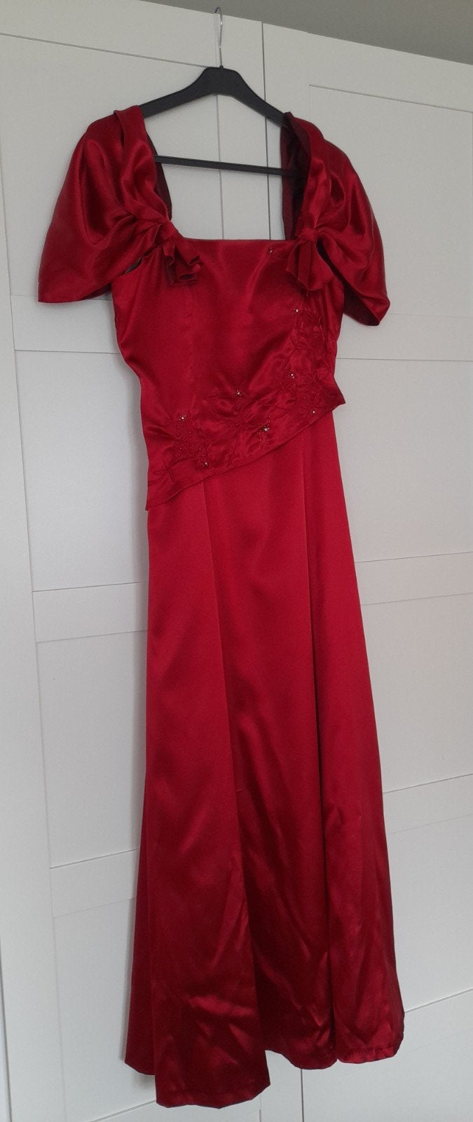 Prachtige nieuwe dieprode Lissa galajurk, Kleding | Dames, Gelegenheidskleding, Galajurk, Nieuw, Ophalen of Verzenden, Maat 36 (S)