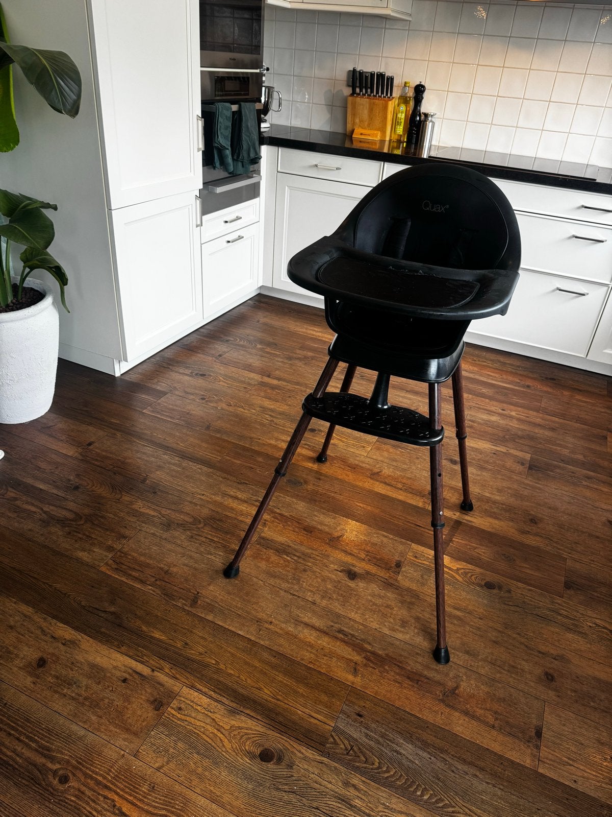 Quax meegroeistoel - Zwart met houten poten, Ophalen, Zo goed als nieuw, Meegroeistoel, Gordel(s)