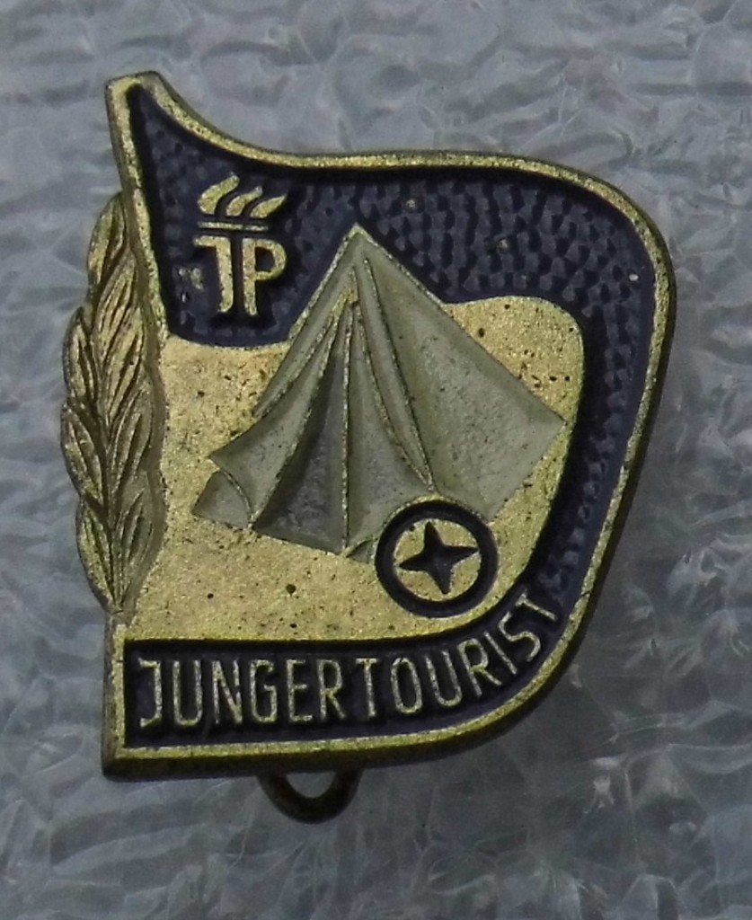Speld DDR (Oost-Duitsland)- JP (Jung Pioniere) Jungertourist, Verzenden, Gebruikt, Stad of Land, Speldje of Pin