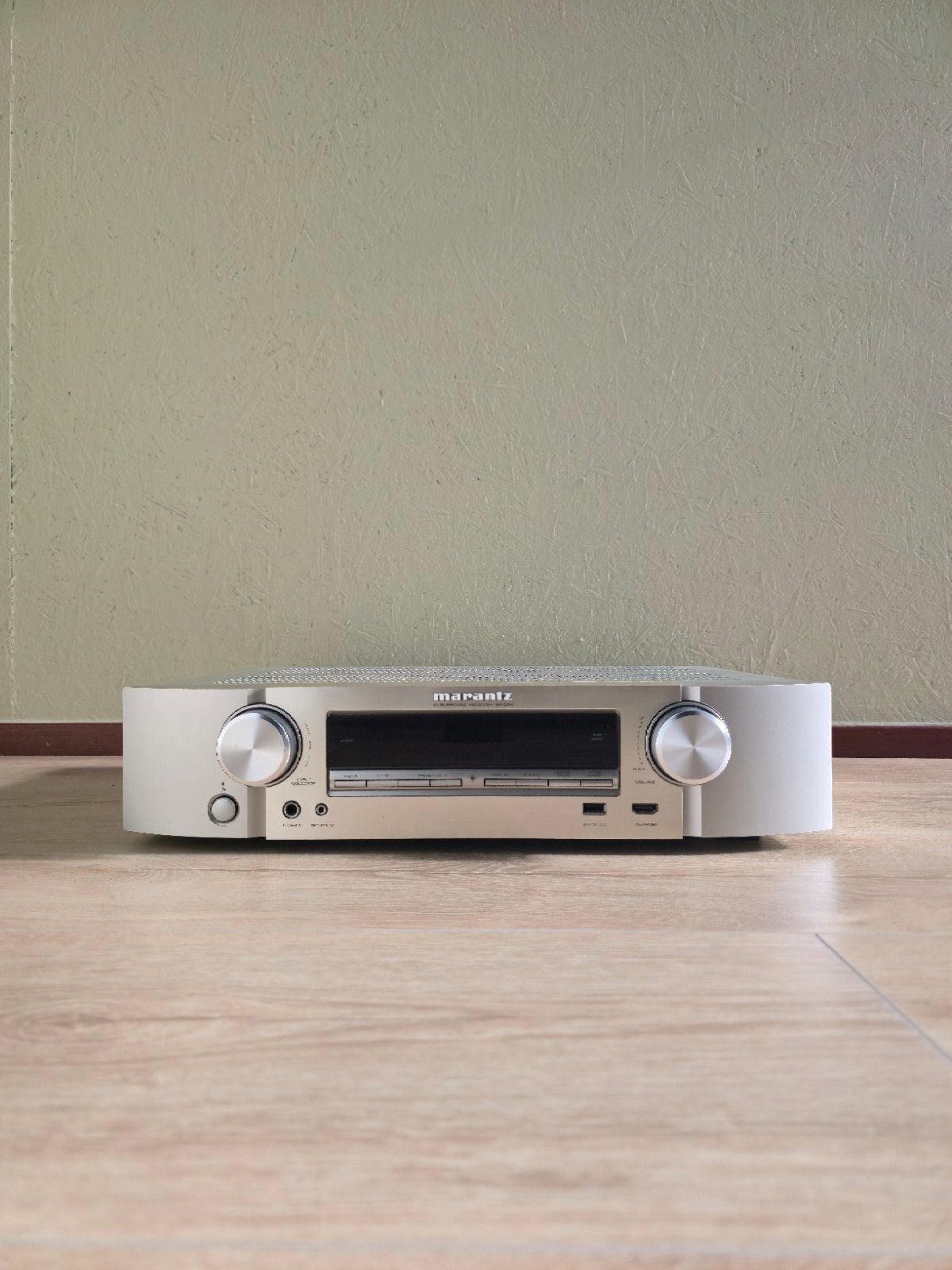 Marantz NR1504 Slimline AV Receiver / Versterker - Zilver