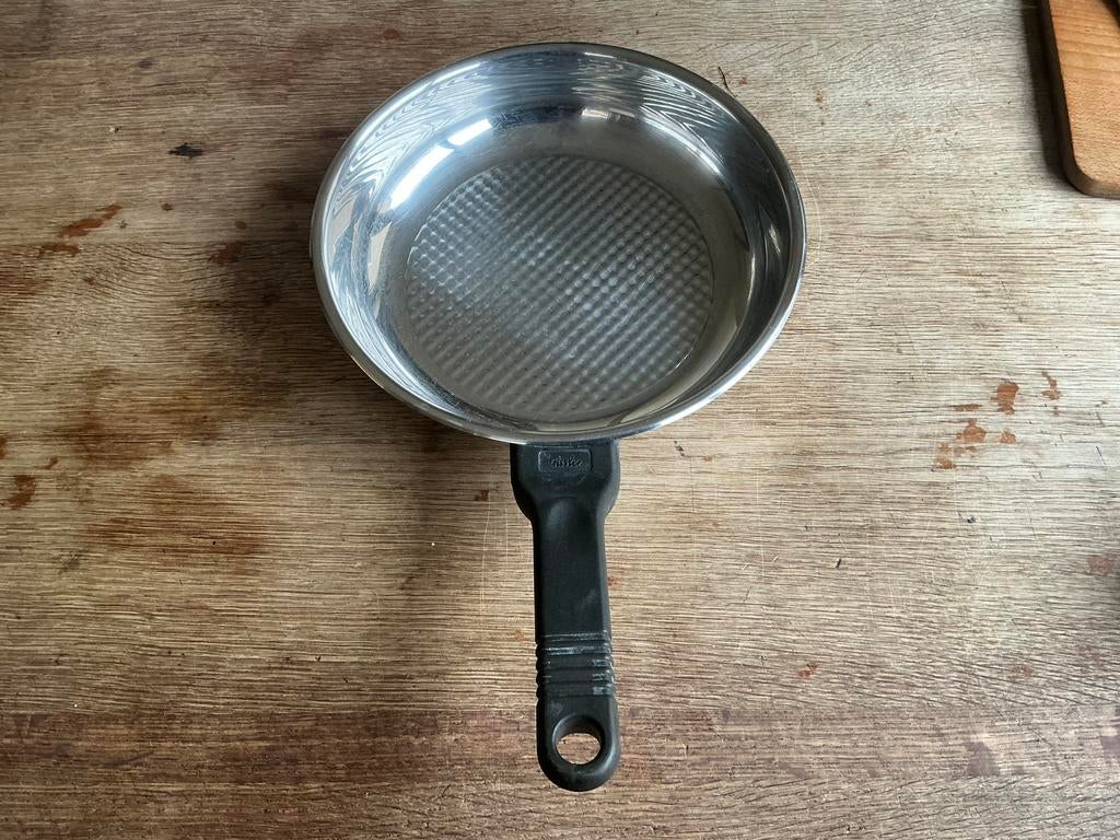 Fissler pan (26 cm), Inductieplaat, Ophalen of Verzenden, Zo goed als nieuw, Rvs