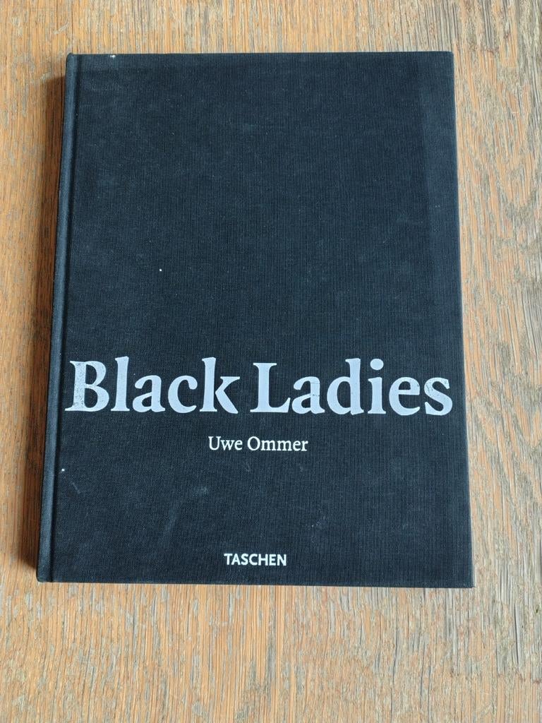 Uwe Ommer's Black Ladies by Uwe Ommer (1995, Hardcover), Boeken, Ophalen of Verzenden, Gelezen, Fotografen
