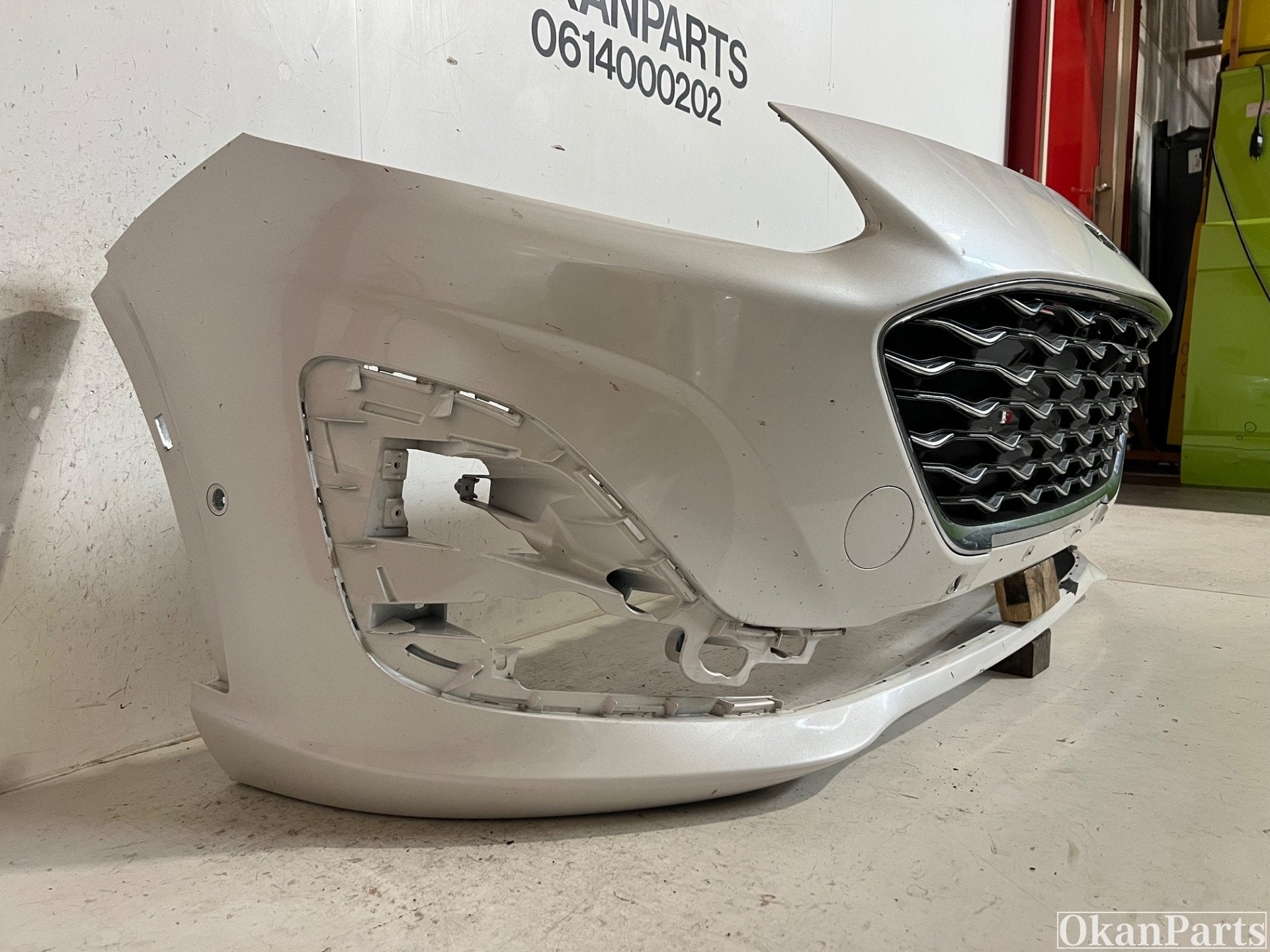 Ford Kuga III Vignale voorbumper LV4B-17F003-V, Gebruikt, Voor, Info@ford.com, Ophalen of Verzenden