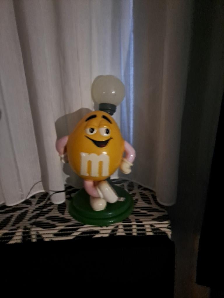 2 M&M's lampjes - Gele M&M figuur lamp, Kunststof, Gebruikt, Speels, Cartoon, Verzamelaar, Ophalen of Verzenden
