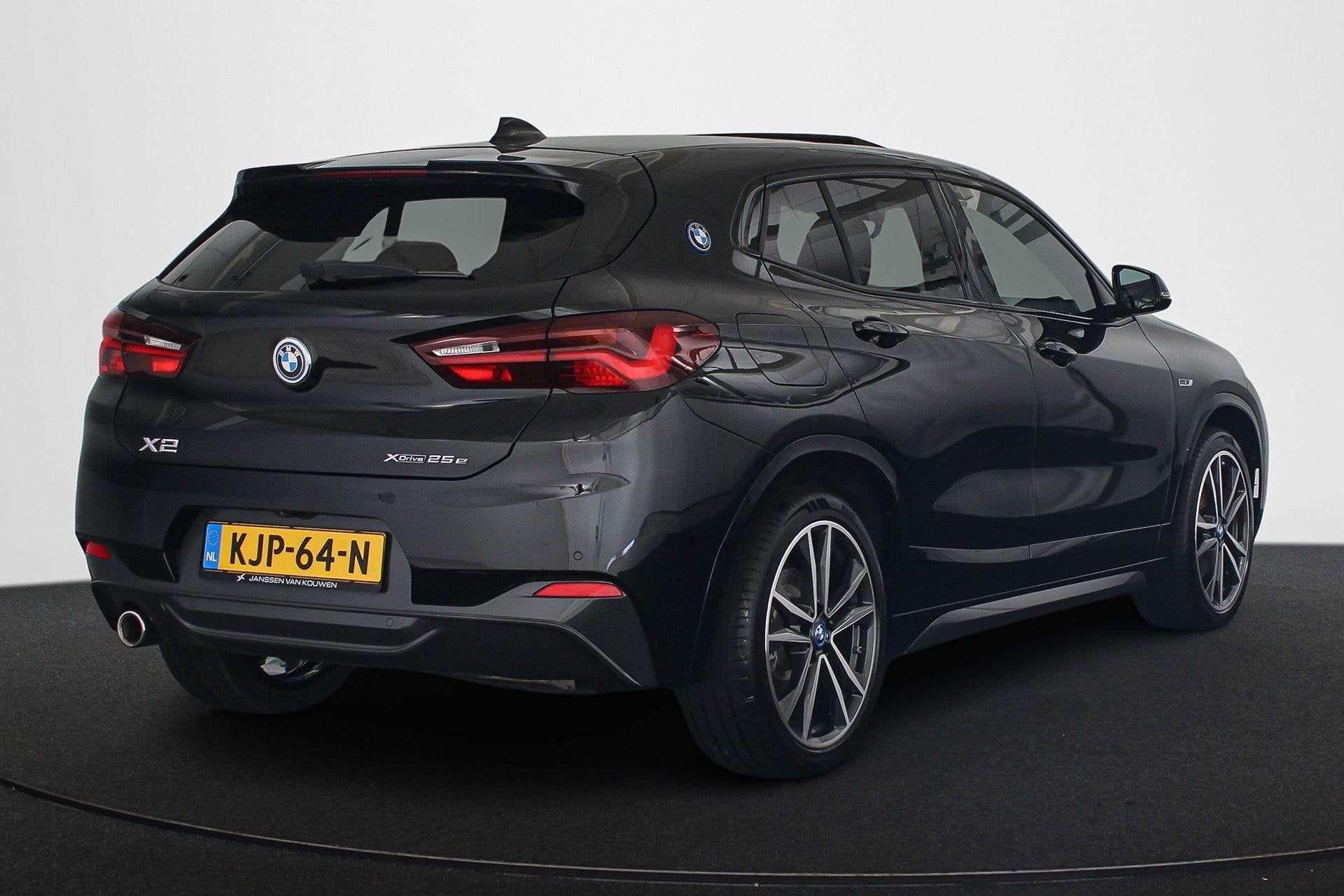 BMW X2 xDrive25e M Sport Panoramadak Head-Up Harman Kardon E, Auto's, BMW, Automaat, Gebruikt, Euro 6, Automatische klimaatregeling