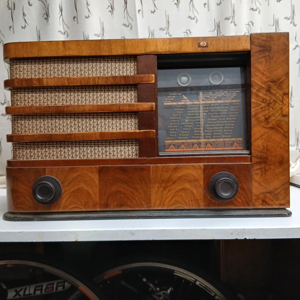 Antieke buizenradio - Prachtig decorstuk, Ophalen