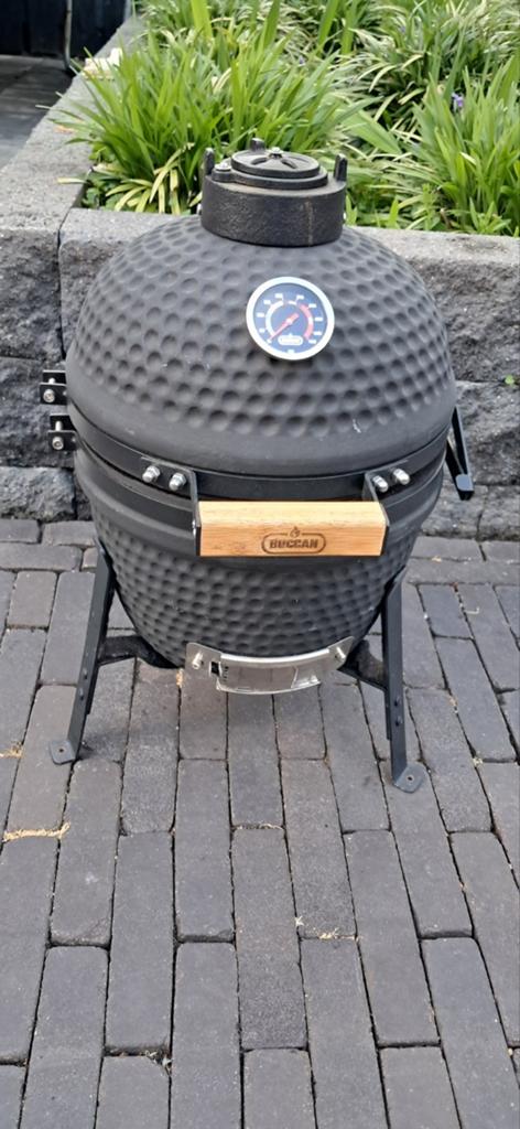 Buccan Kamado BBQ, Tuin en Terras, Barbecue-accessoires, Ophalen of Verzenden, Zo goed als nieuw, Buccan