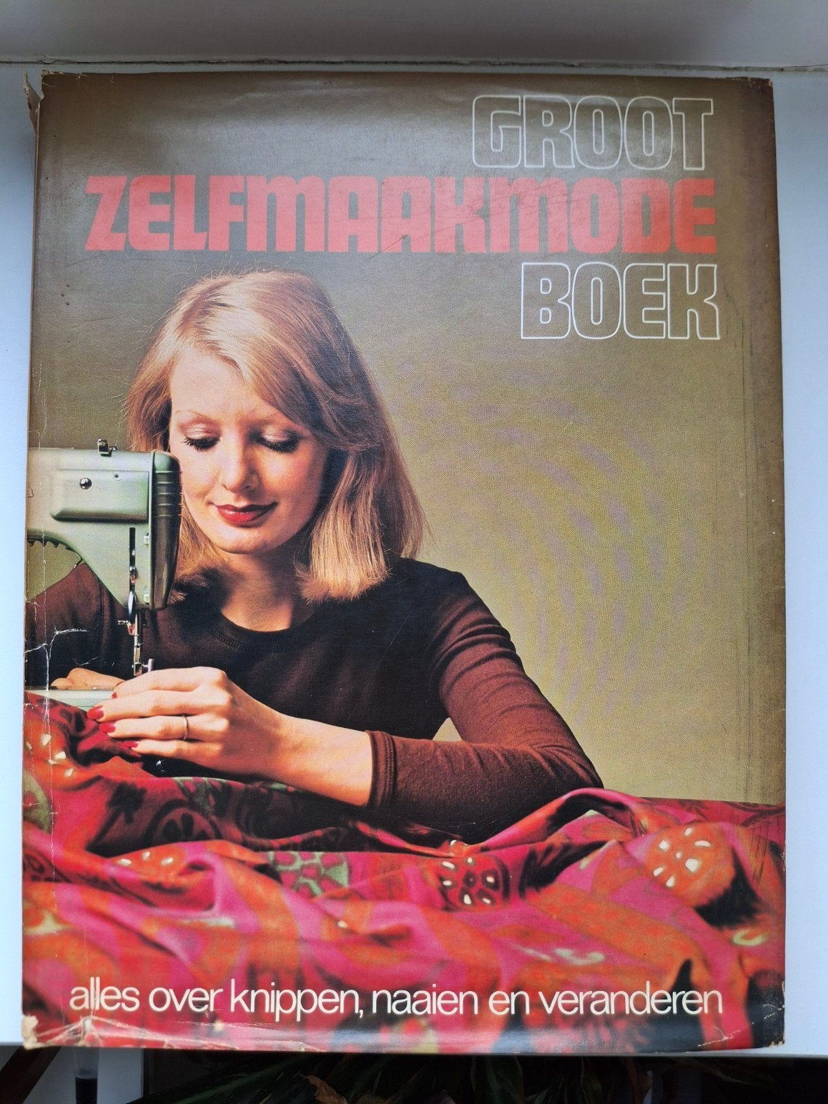 Vintage zelfmaak modeboek uit 1974, Ophalen of Verzenden