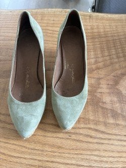 Groene suède zomerpumps met sleehak, maat 36, Pumps, Verzenden, Zo goed als nieuw, Groen