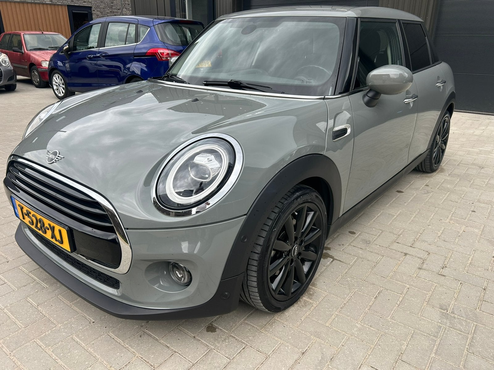 Mini 5-deurs (f55) 1.5 102pk 2019 Stoelver Carplay Led Vol !, Voorwielaandrijving, Lichtsensor, 102 pk, Handgeschakeld