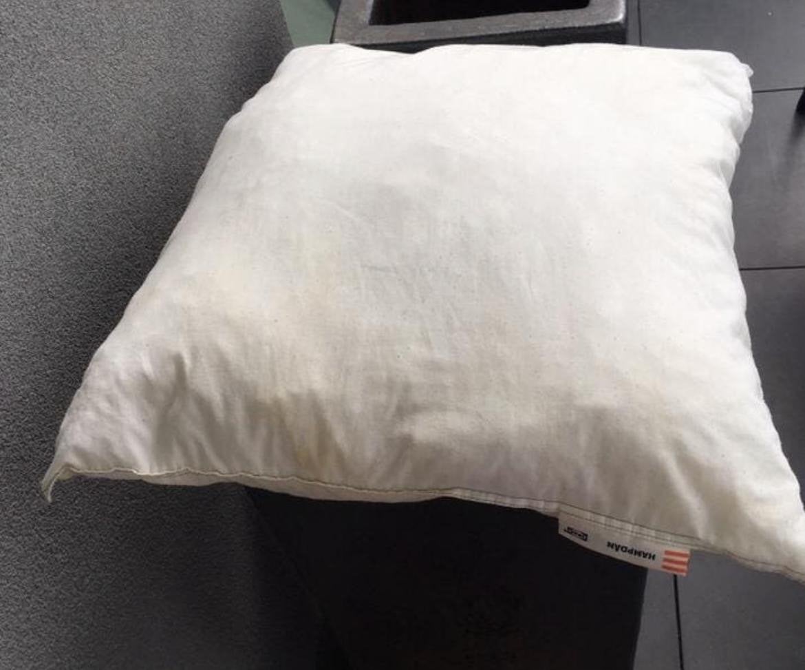 IKEA HAMPÅN Kussen hoofdkussen wit, gratis 2 ballen v.droger, Gebruikt, Eenpersoons, Wit, Ophalen of Verzenden