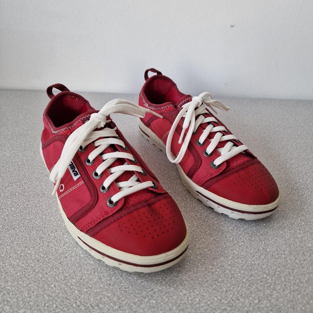 Teva schoenen maat 38. Rood, Kinderen en Baby's, Kinderkleding | Schoenen en Sokken, ., Schoenen, Teva, Zo goed als nieuw