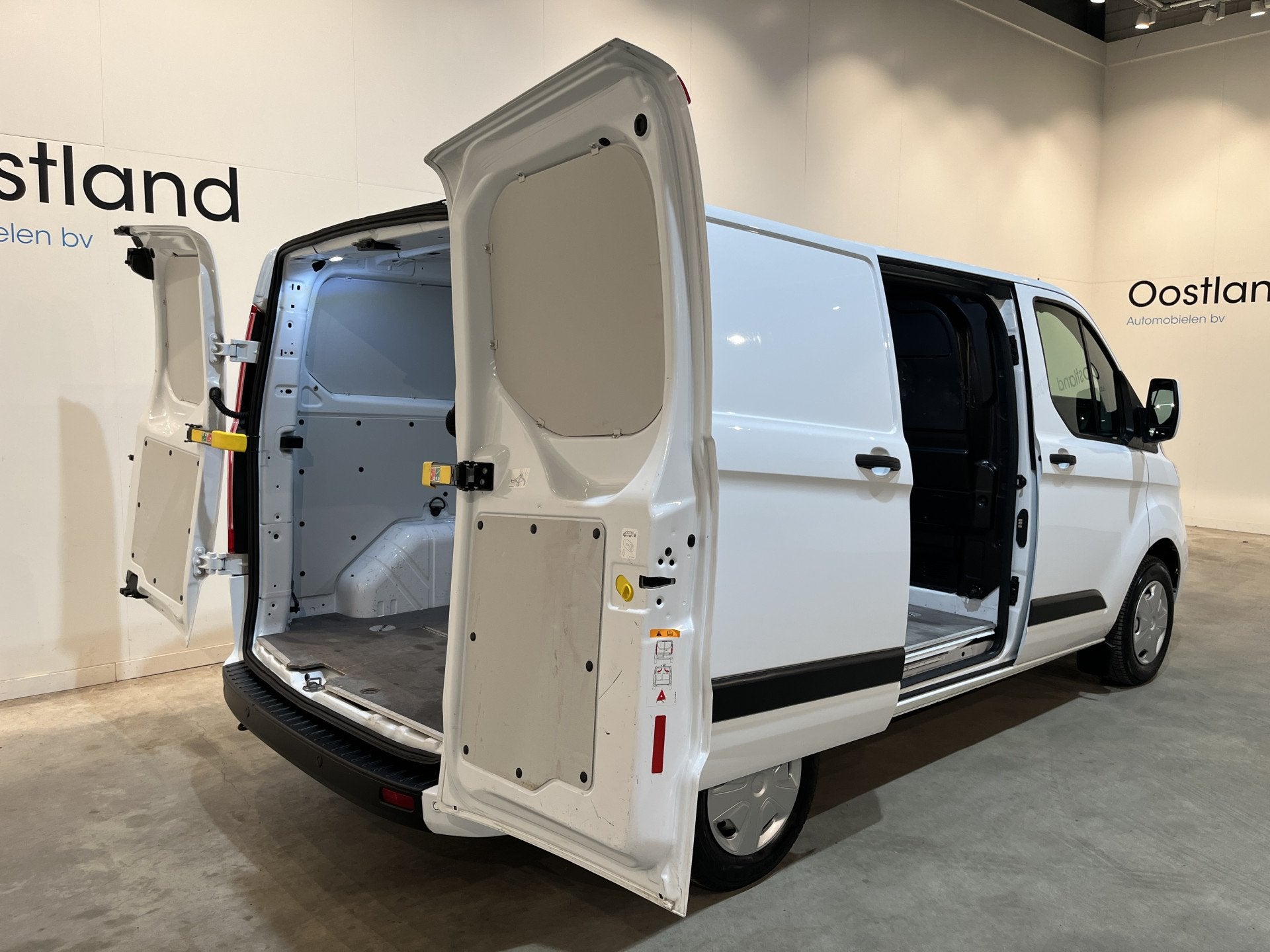 Ford Transit Custom 280 2.0 TDCI L1H1 Trend 130 PK / Euro 6, Voorwielaandrijving, Stof, 4 cilinders, Met garantie (alle)