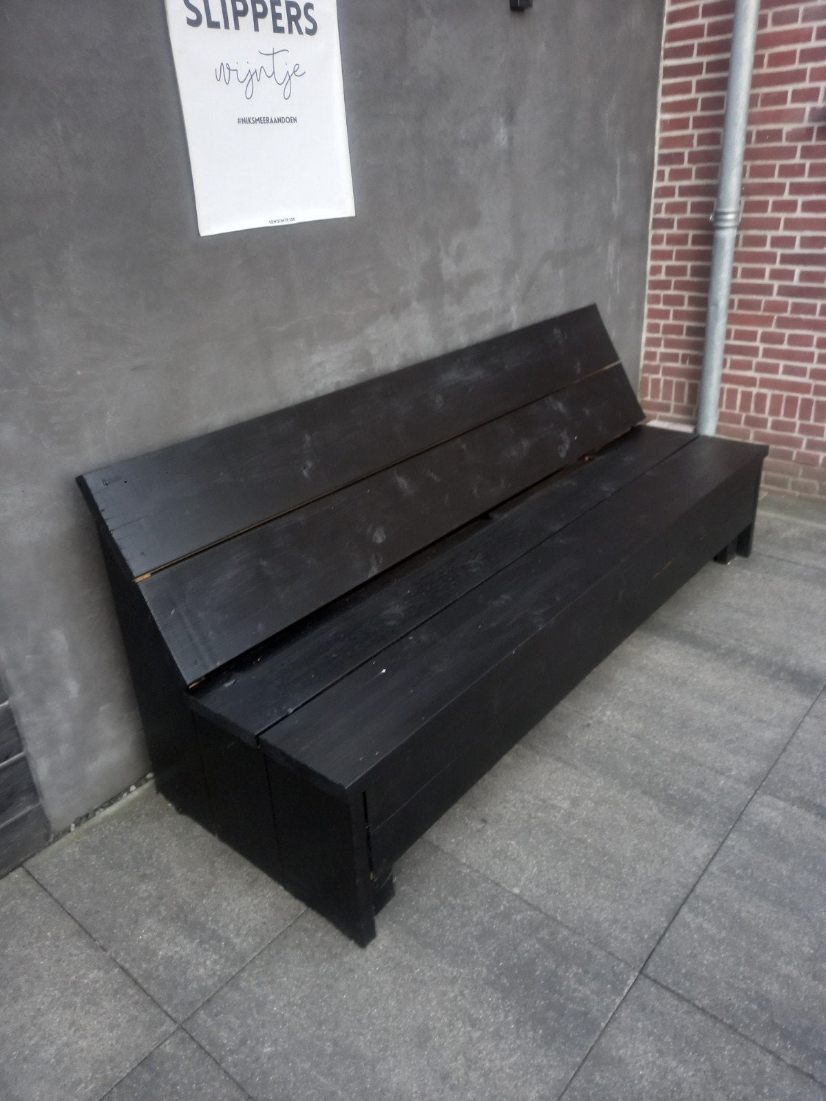 Zwarte houten tuinbank met rugleuning, Huis en Inrichting, Gebruikt, 125 cm of meer, 125 cm of meer, Ophalen of Verzenden