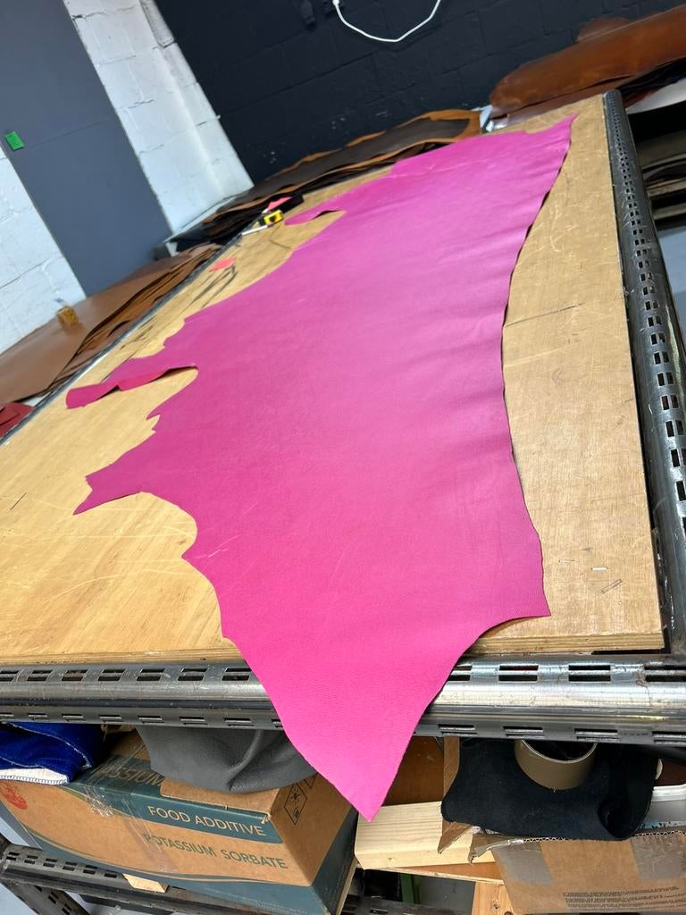Fusia roze kleur halve huid 1.0 mm dikte stug&geprint A287, 120 cm of meer, Ophalen of Verzenden, Zo goed als nieuw, Katoen