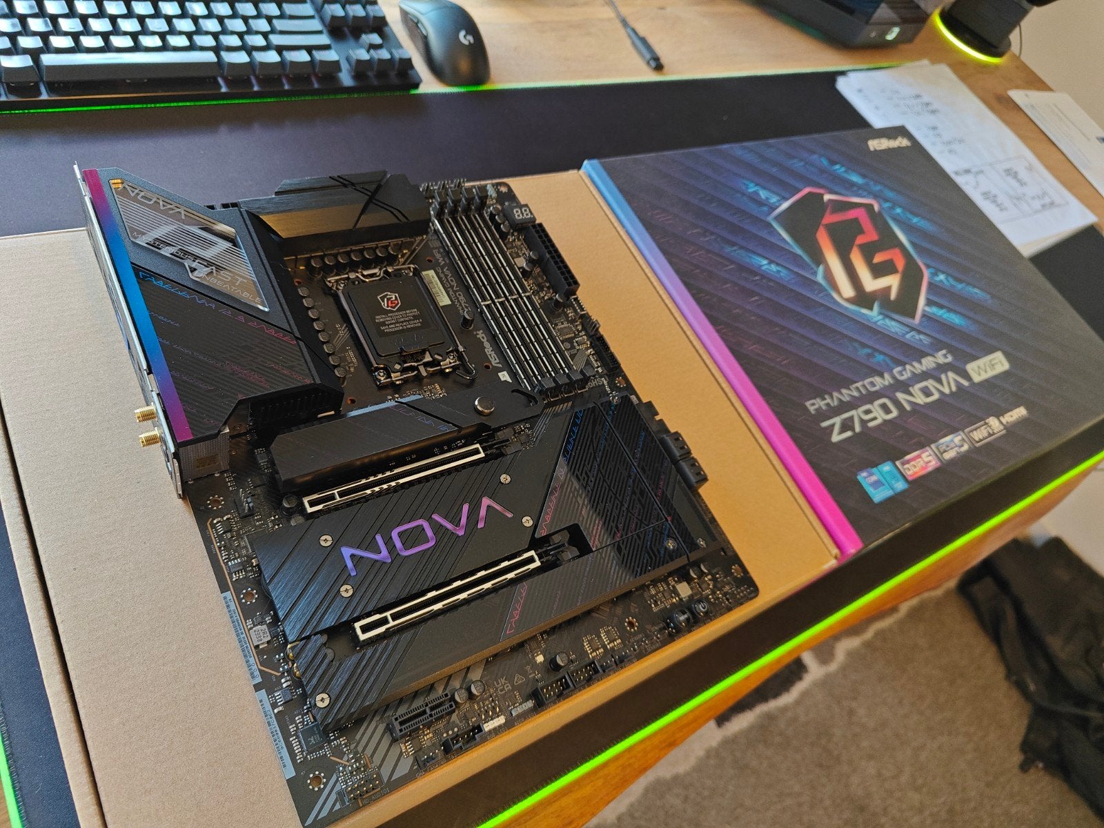Asrock Z790 Nova WiFi, Intel LGA-1700 ZGAN, Ophalen of Verzenden, Zo goed als nieuw