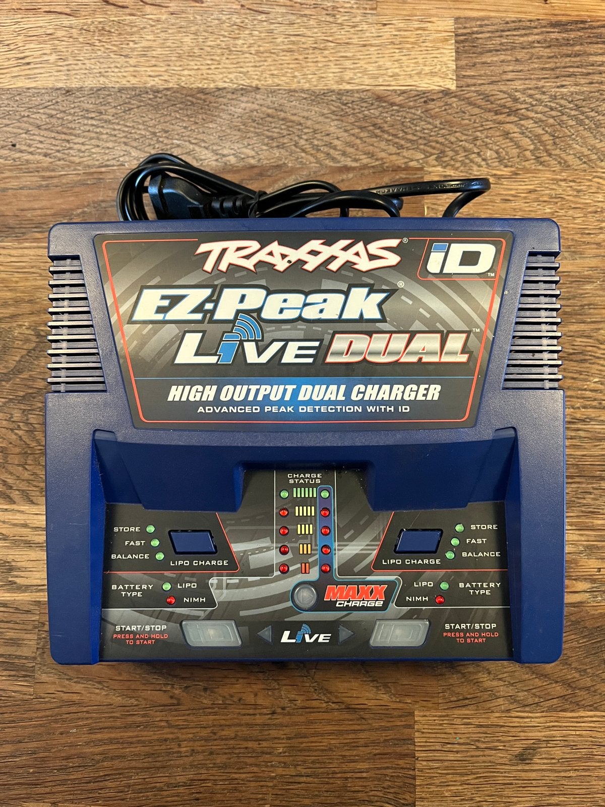 Traxxas EZ-peak Live dual ID balancelader lipo nimh, Hobby en Vrije tijd, Ophalen of Verzenden, Zo goed als nieuw, Overige schalen