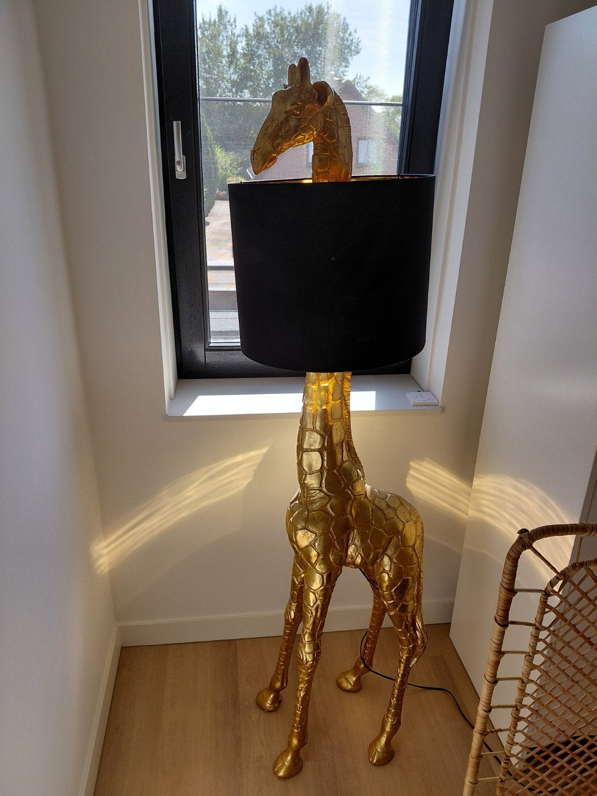 Vloerlamp gouden giraffe met Zwarte Kap, Ophalen, Modern, Eclectisch, Speels, E27 (groot), Zo goed als nieuw