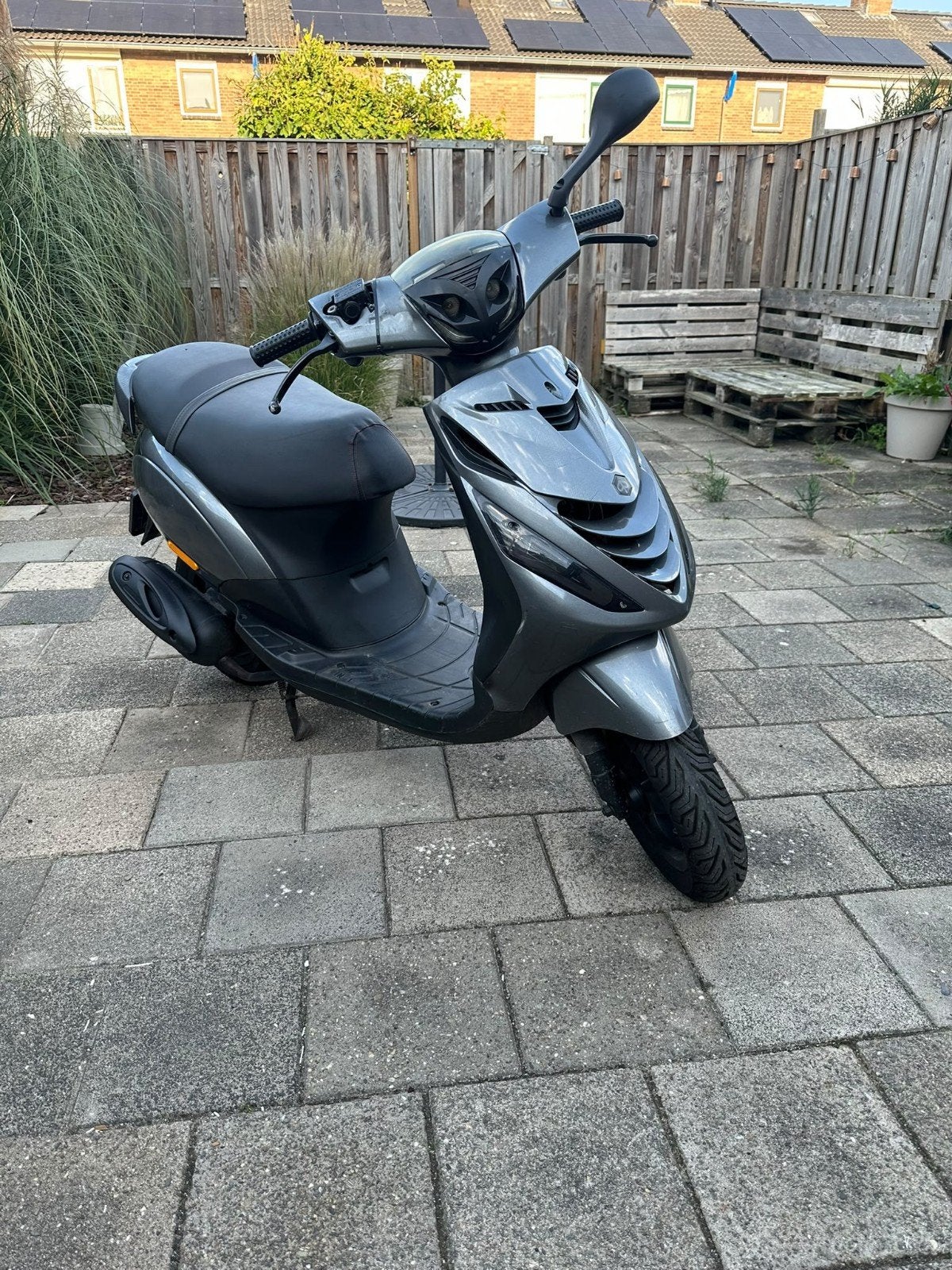 Piaggio Zip 4-takt 50cc brom (2009) Maakt geluid bij rijden, Ophalen, Gebruikt, Maximaal 45 km/u, Zip